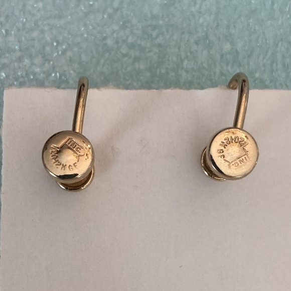 Screwback Pale Pink Oval Cabechons set in Gold-filled Non-pierced Earrings - Picture 4 of 5